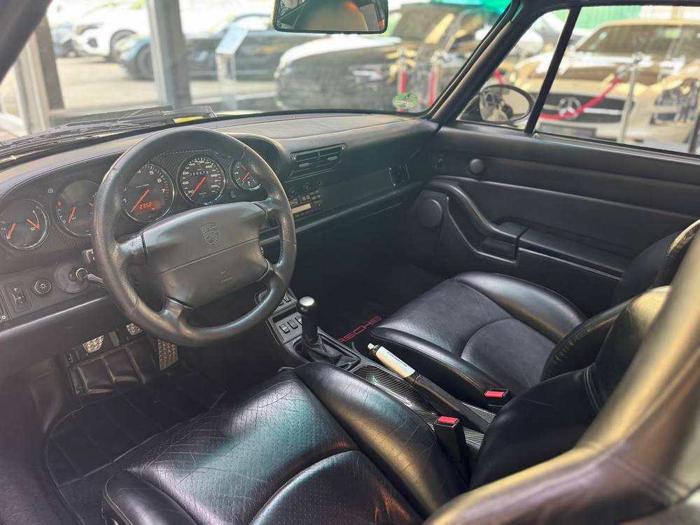 Porsche 993 Turbo interior