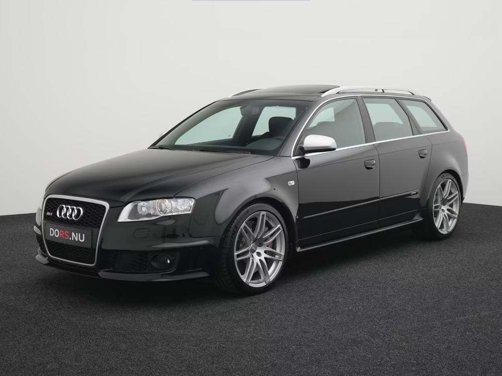 Audi RS4 Avant B7 in black, front three-quarter